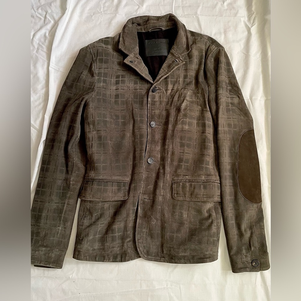 Beautiful suede sport coat with a plaid texture, size 40/42.